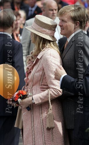 Scheveningen 30 april 2005
Koningin Beatrix in Scheveningen met familie.
Prins Willem Alexander en Maxima zwanger met hoed