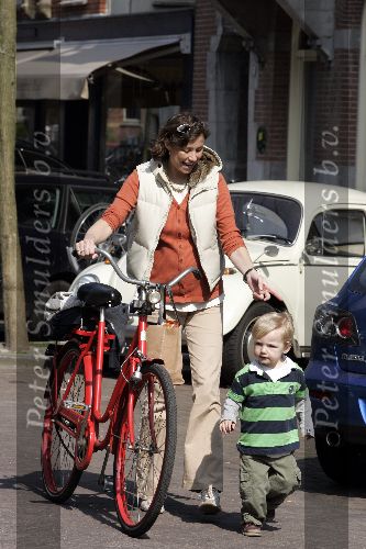 Amsterdam 3 april 2005
Prinses Marilene zwanger en Prins Maurits en Anne en Lucas