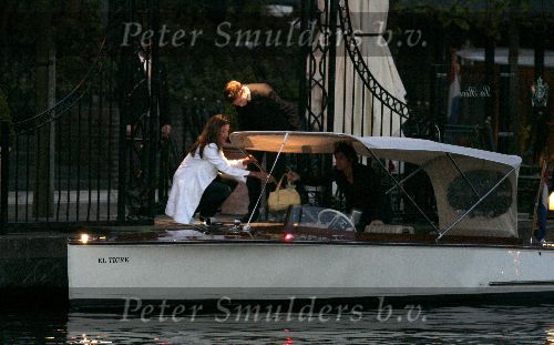 Amsterdam 25 april 2005
Rebecca Loos gaat varen  op boot met vriendin