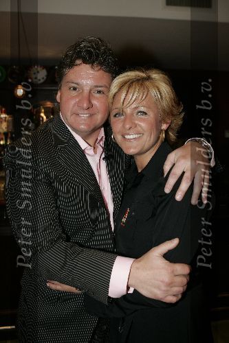 Laren 7 april 2005
Introduktie van de Dinerjaarkaart in Restaurant Brink 10 van Rene Froger. Rene en Caroline Tensen