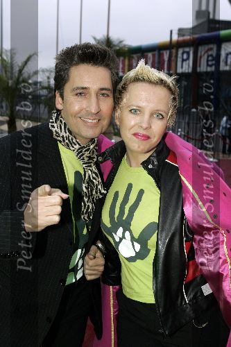 Amsterdam 13 april 2005
Premiere African Footprint in Pepsi stage.
Rene Shuman met vriendin