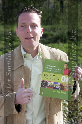 Amsterdam 22 april 2005
Rob Geus met zijn kookboek