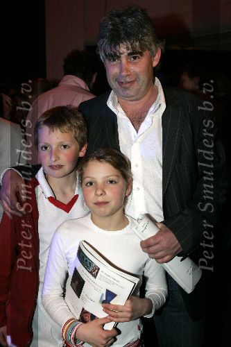 Amsterdam 20 april 2005
Veiling voor child right in odion.
Rob Oudkerk met zijn kinderen