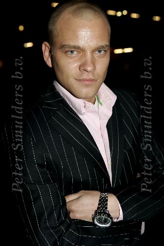 Amsterdam 10 april 2005
Feest op supperclub boot.
Sander Foppele met stekelhaar en breitling horloge