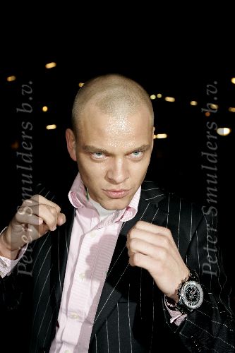 Amsterdam 10 april 2005
Feest op supperclub boot.
Sander Foppele met stekelhaar en Breitling horloge