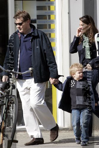 Amsterdam 23 april 2005
Soren Lerby verliefd met zijn vrouw Arlette en zoontje