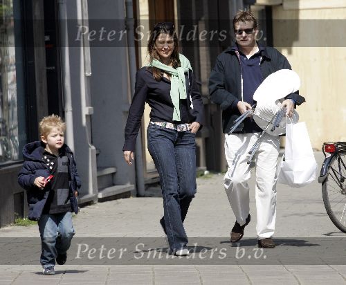 Amsterdam 23 april 2005
Soren Lerby verliefd met zijn vrouw Arlette en zoontje