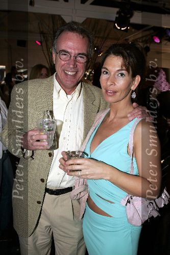 Bloemendaal 2 april 2005
Opening van strandtent vroeger.
Suzanne Blokhuis met Edvard Niessing