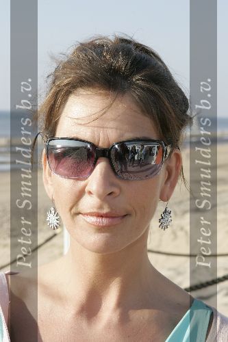 Bloemendaal 2 april 2005
Opening van strandtent vroeger.
Suzanne Blokhuis met zonnebril