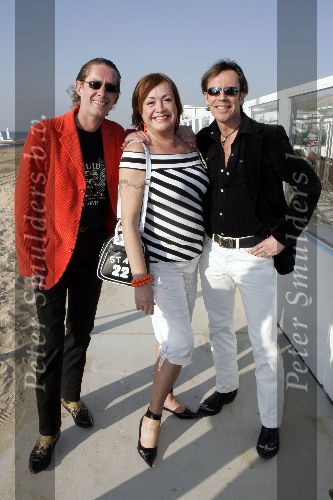 Bloemendaal 2 april 2005
Opening van strandtent vroeger.
Viola Holt  met vriend en man