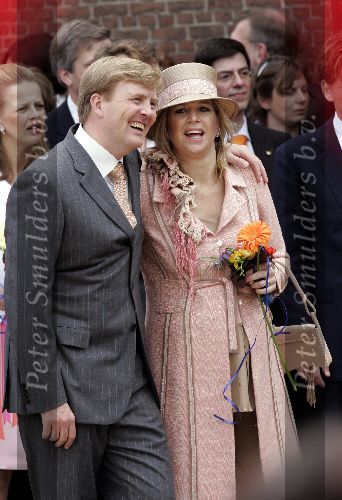 Scheveningen 30 april 2005
Koningin Beatrix in Scheveningen met familie.
Maxima zwanger met hoed en Prins Willem Alexander
