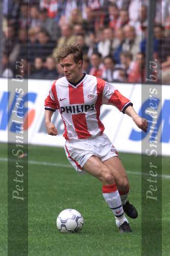 Eindhoven, 30 april 2000
PSV Landskampioen 
Feest na de wedstrijd PSV-RKC, eindstand 7-1
Joonas Kolkka