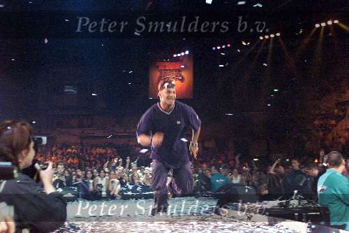 Rotterdam, 15 april 2000 AHOY
Uitreiking en optreden van artiesten TMF-Awards 2000
JUNKIE XL met zanger \