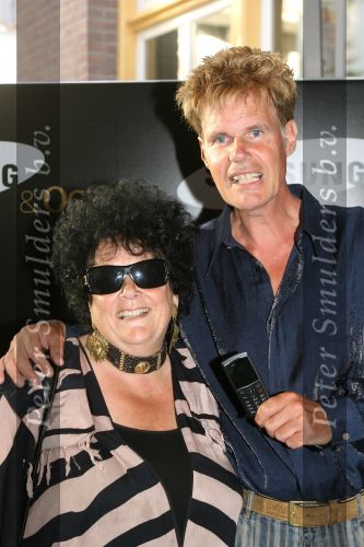 Amsterdam, 12 Juli 2006
Presentatie nieuw GSM Toestel type van Samsung X820 i.s.m. met Oger.  Ad Visser samen met zijn vrouw