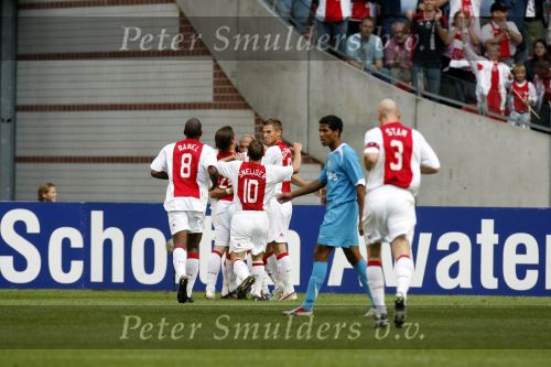 Amsterdam 13 augustus 2006
Ajax-PSV 3-1 om de johan Cruijff schaal in de arena.
ajax blij
Peter Smulders bv