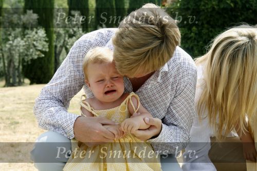 Tavarnelle 6 juli 2006
Koningin Beatrix met Prinses Maxima Prins Willem Alexander Amalia en Alexia tijdens fotomoment op vakantie.