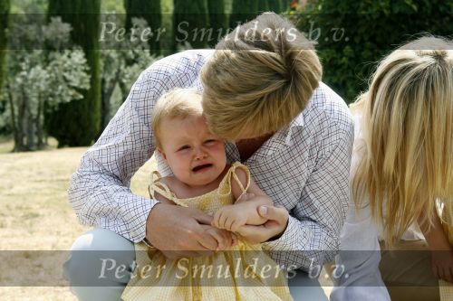 Tavarnelle 6 juli 2006
Koningin Beatrix met Prinses Maxima Prins Willem Alexander Amalia en Alexia tijdens fotomoment op vakantie.
