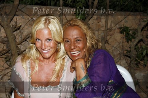 Ibiza 28 juli 2006
Patty Brard  en Angela Kluivert  op  Ibiza.
Peter Smulders bv