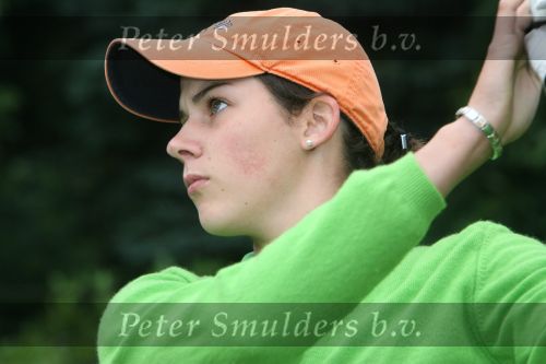 Eindhoven, 26 Juni 2006
In Eindhoven is voor het 17e jaar de golfweek gestart voor middelbare scholieren ( zij spelen de masters met een max Hcp van 10 ) en 6 clubs, t.w.: Best, De Schoot, de Eindhovensche, Haviksoord, Tongelreep en Welschap. Zij spelen op 5 verschillende banen voor het clubkampioenschap
Anne v d Bosch