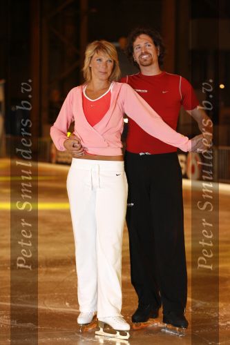 Utrecht 14 augustus 2006
Perspresentatie skating with the stars van sbs6.
Annemarie Thomas
Peter Smulders bv