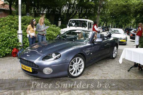 Wassenaar 19 juni 2006
Beau Monde rally met cabrio\'s
Anouk Smulders en Vivian Slingerland met aston martin
Peter Smulders bv