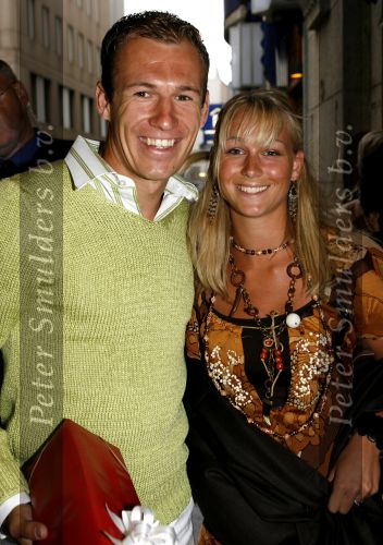 Amsterdam 20 mei 2006
Trouwen Edwin v d Sar met Annemarie.
Feest is in hotel Krasnapolsky
Arjen Robben met zijn vriendin
Peter Smulders bv