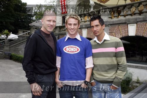 Amsterdam 17 augustus 2006
Presentatie Peking express in film museum.
Guido Wijers en Maxim hartman en Art Rooijakers
Peter Smulders bv
