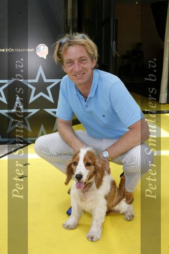 Amsterdam 16 juli 2006
OPening honden spa in het hilton hotel
Bavo Galema met hond.