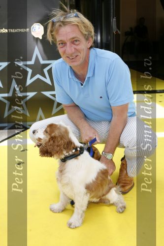 Amsterdam 16 juli 2006
OPening honden spa in het hilton hotel
Bavo Galema met hond.