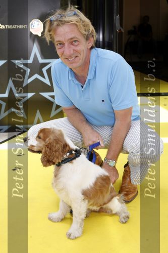Amsterdam 16 juli 2006
OPening honden spa in het hilton hotel
Bavo Galema met hond.