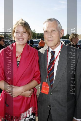 Amsterdam 14 juli 2006
Premiere Cirque du Soleil Alegria.
Ben Bot met zijn jonge vriendin