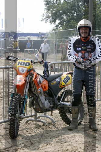 Lichtenvoorde 23 juli 2006
De zwarte cross met diverse BN ers.
Bennie Jolink op motor