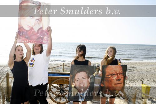 Noordwijk 29 juni 2006
Opening strandtent van huis ter duin. 
Berry martens met diekteur Huis ter Duin
Peter Smulders bv