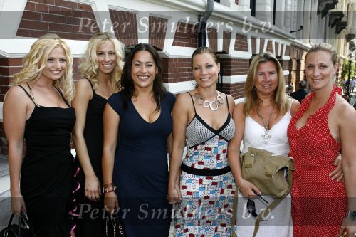 Amsterdam 13 juni 2006
FHM party in club Mansion.
Bobbi Eden  met Jet Sol Fabienne de Vries en Marilou Legrand
Peter Smulders bv
