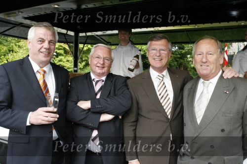 Breukelen 7 juni 2006
Haringparty neijenrode.
2e van Links Hr Bolk
Peter Smulders bv