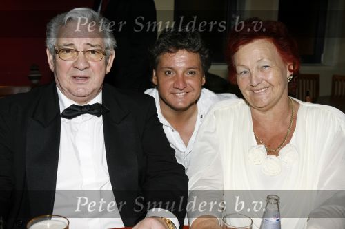 Amsterdam 19 juni 2006
Gala tbv de Ingeborg Douwes Stichting in Carre.
Rene Froger met zijn ouders Bolle Jan en Mien
Peter Smulders bv