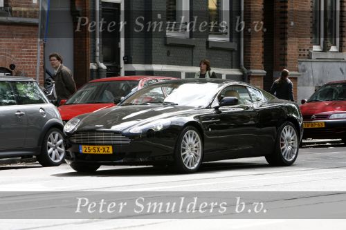 Amsterdam 22 juni 2006
Bram Moszkowicz in zijn nieuwe aston martin db9
Peter Smulders b