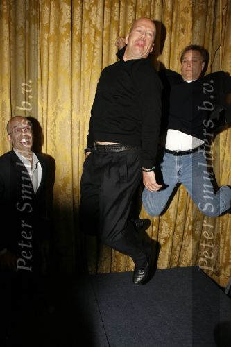Amsterdam 26 juni 2006
Persconferentie over the edge in het Amstel hotel
Bruce Willis springend  
Peter Smulders bv