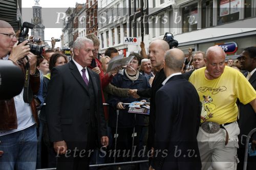 Amsterdam 26 juni 2006
Premiere over the edge in Tushinsky.
Bruce Willis  
Peter Smulders bv