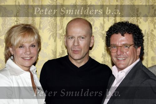 Amsterdam 26 juni 2006
Persconferentie over the edge in het Amstel hotel
Bruce Willis  en Monique v d Ven en Edwin de Vries
Peter Smulders bv