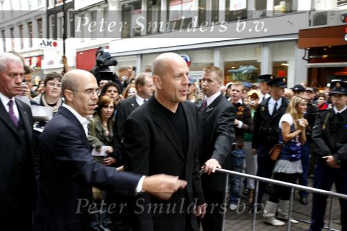 Amsterdam 26 juni 2006
Premiere over the edge in Tushinsky.
Bruce Willis  
Peter Smulders bv