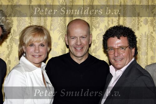 Amsterdam 26 juni 2006
Persconferentie over the edge in het Amstel hotel
Bruce Willis  en Monique v d Ven en Edwin de Vries
Peter Smulders bv