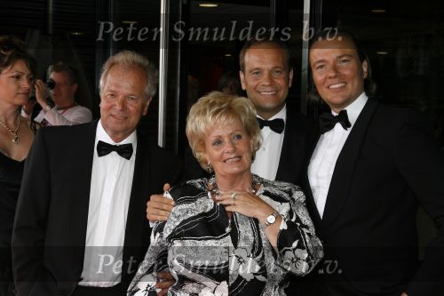 Rotterdam 22 mei 2006
Musical awards in ahoy rotterdam
Carlo Boszhard met zijn ouders en  Ger Otten