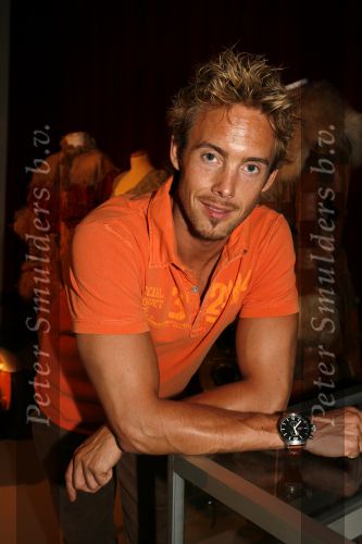 Amsterdam 19 juli 2006
Perspresentatie the Wiz in focus studios.
Charly Luske