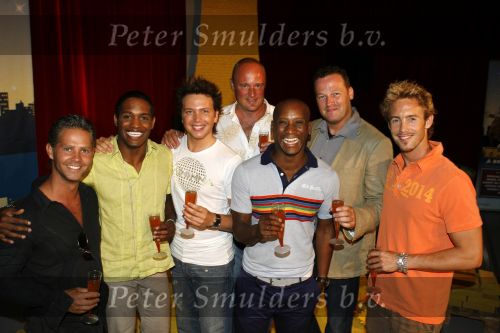 Amsterdam 19 juli 2006
Perspresentatie the Wiz in focus studios.
Danny de Munk Danny Yanga Jamai Looman Jeroen Phaff Jerrel Houtsnee Peter Rijnbeek en Charly Luske