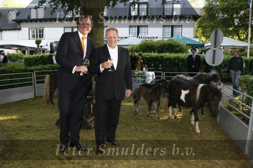 Wassenaar 6 juni 2006
Auberge de Kievit gekozen tot terras van het jaar door talkies.
Chris Luken met Wim Zegwaard
Peter Smulders bv