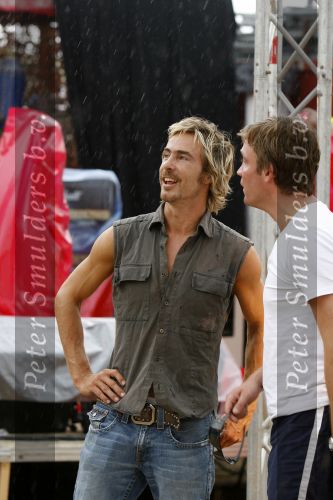 Bloemendaag 22 juli 2006
Optreden Hudson 5 met als zanger Chris Zegers bij Woodstock.
Chris treedt op voor het goede doel Save the Monkeys