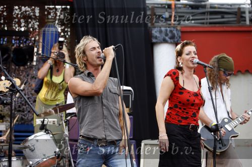 Bloemendaag 22 juli 2006
Optreden Hudson 5 met als zanger Chris Zegers bij Woodstock.
Chris treedt op voor het goede doel Save the Monkeys