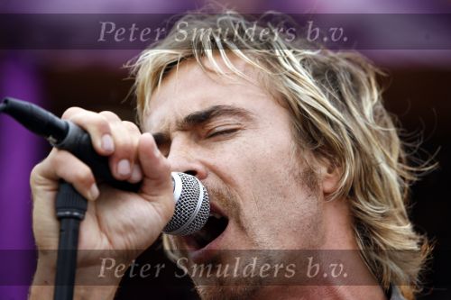 Bloemendaag 22 juli 2006
Optreden Hudson 5 met als zanger Chris Zegers bij Woodstock.
Chris treedt op voor het goede doel Save the Monkeys