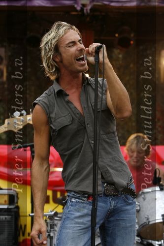 Bloemendaag 22 juli 2006
Optreden Hudson 5 met als zanger Chris Zegers bij Woodstock.
Chris treedt op voor het goede doel Save the Monkeys